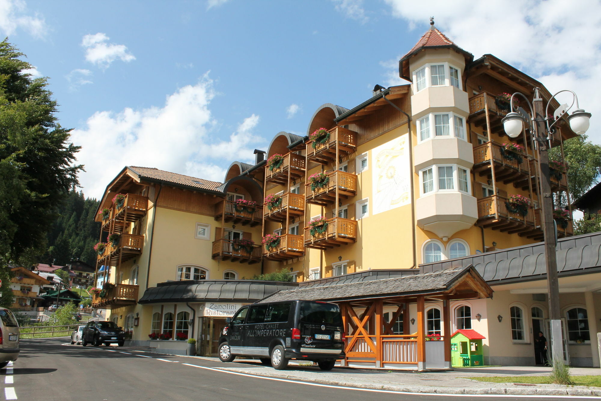 亚林培拉托雷小木屋酒店 Madonna 外观 照片